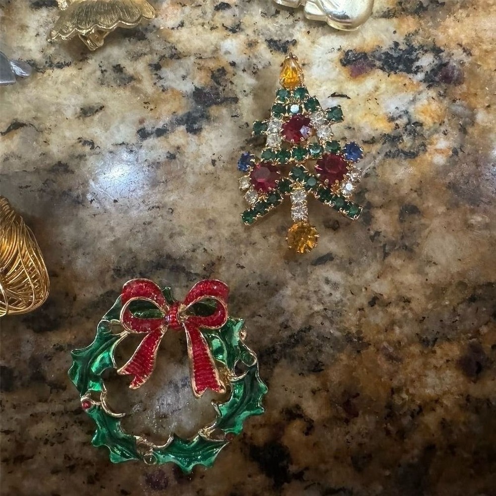 Vintage Christmas /Cat Holiday Brooch Lot Multicolor 1950s Collection - Picture 10 of 12